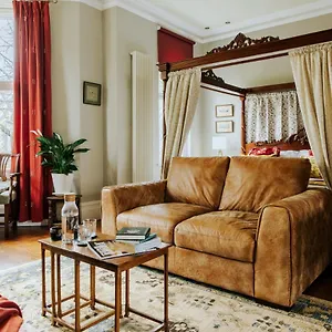 Luxury In Centre + Secure Parking Cardiff