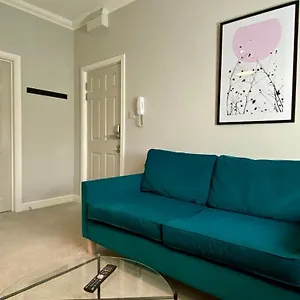 Stylish Modern Near Parks & Centre Cardiff