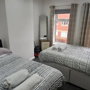 With Roof Terrace Close To City Centre Cardiff