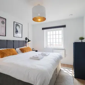 Appartement In, Cardiff